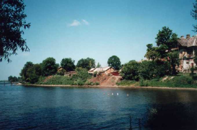 Antoniny, Willa nad woda